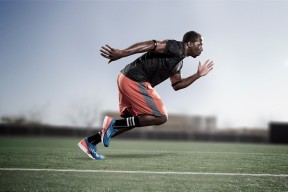 Kaiyun(中国)开云-《虚拟偶像与电竞深度融合，跨界合作频繁》，虚拟偶像线下