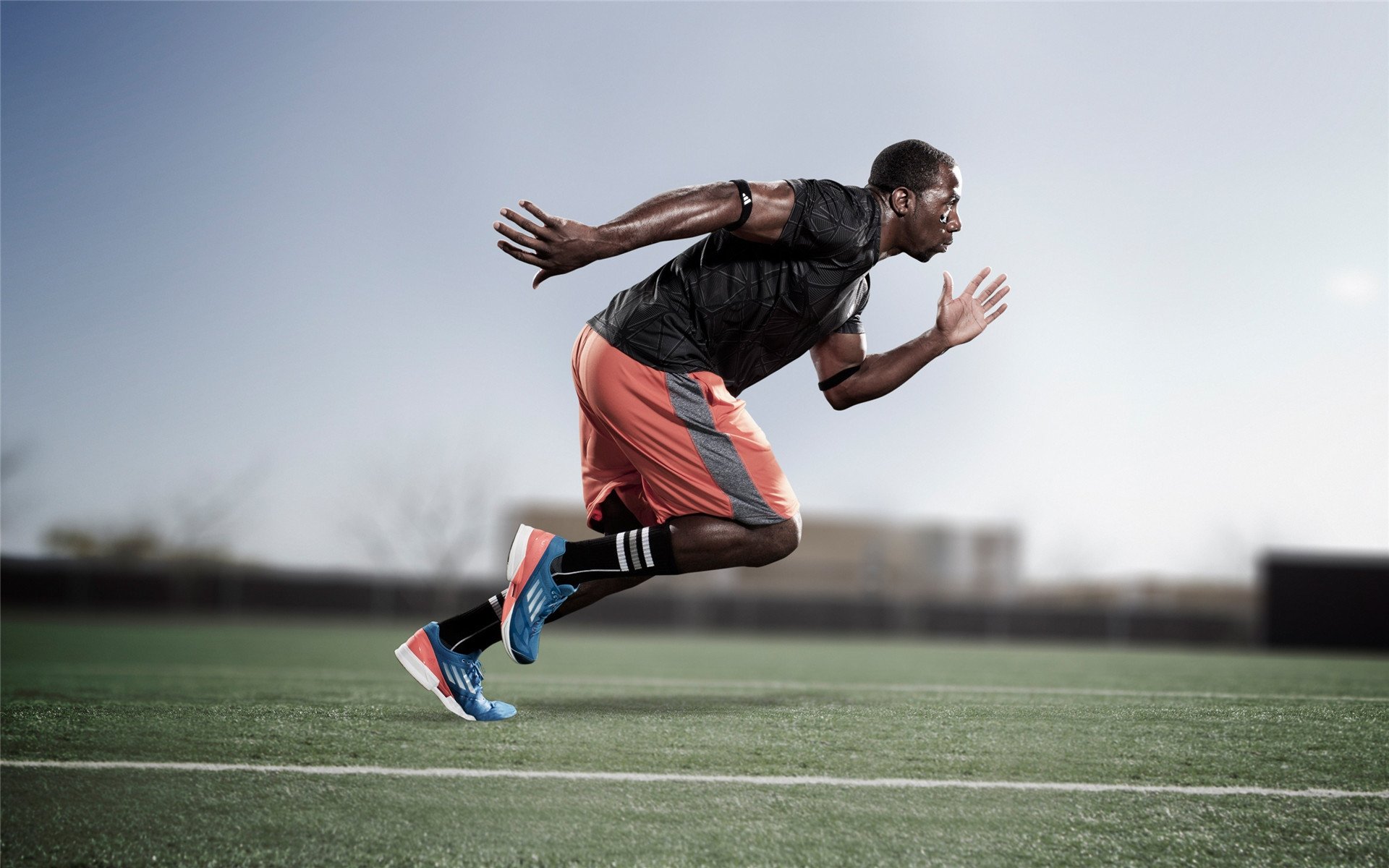 《虚拟偶像与电竞深度融合，跨界合作频繁》，虚拟偶像线下