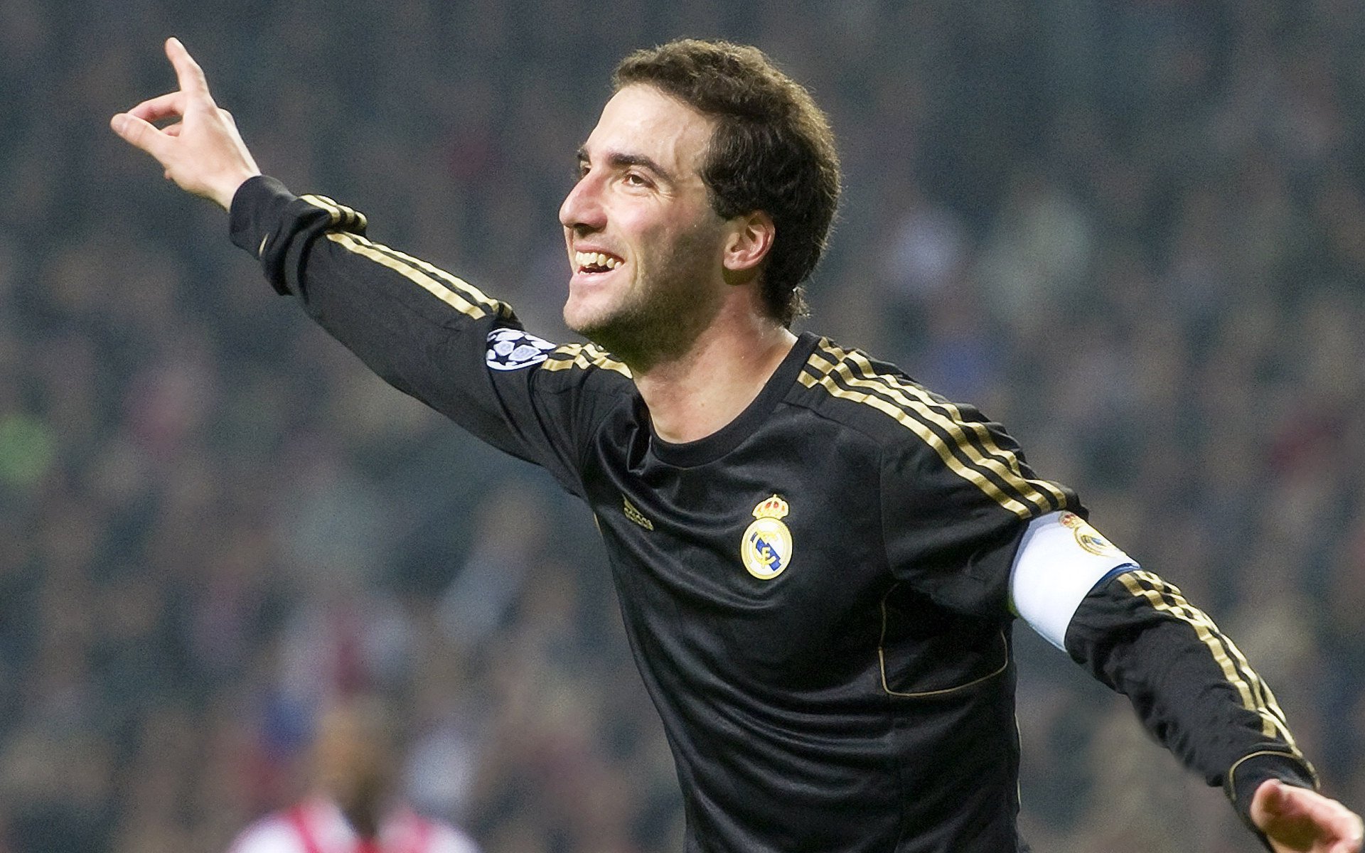 中国队门将穆斯莱拉在巴黎奥运会上展现出高水平的扑救能力，穆斯莱拉为什么不去豪门