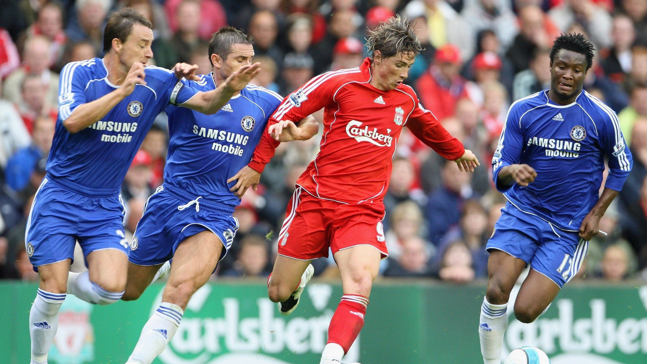 历史性时刻：经典比赛重现，感动一代球迷