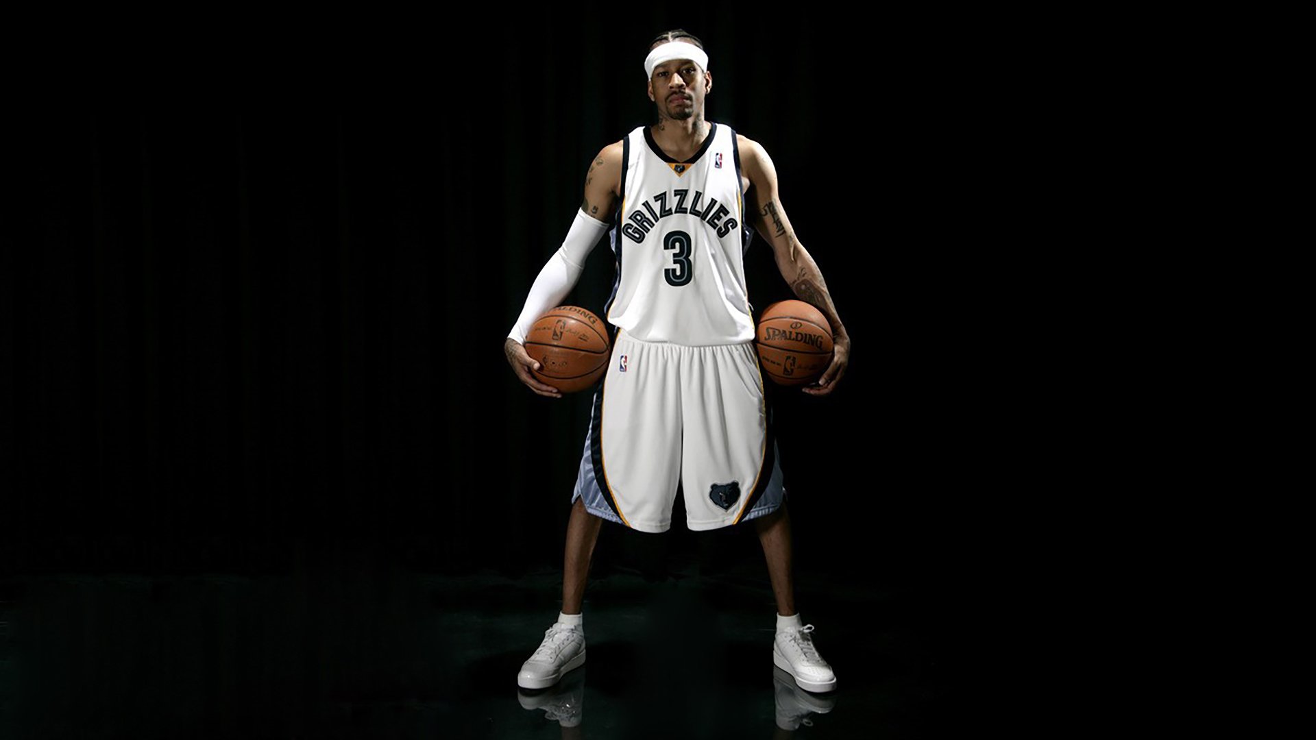 赫罗纳精准长传打穿对手防线，赫罗纳队服